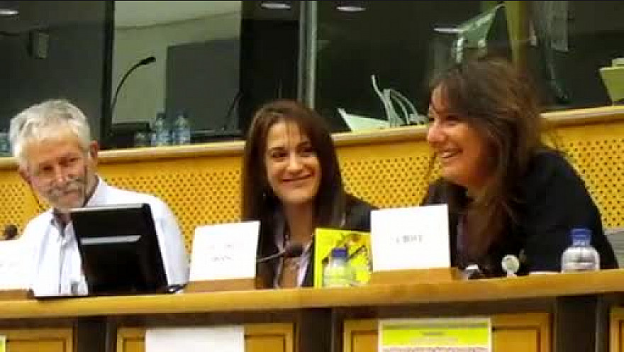Archive Stéphanie Muzard au Parlement Européen : un dvd pour Barroso !
